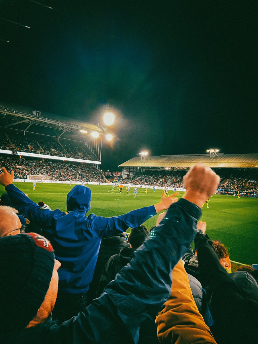 💙 Palace Away