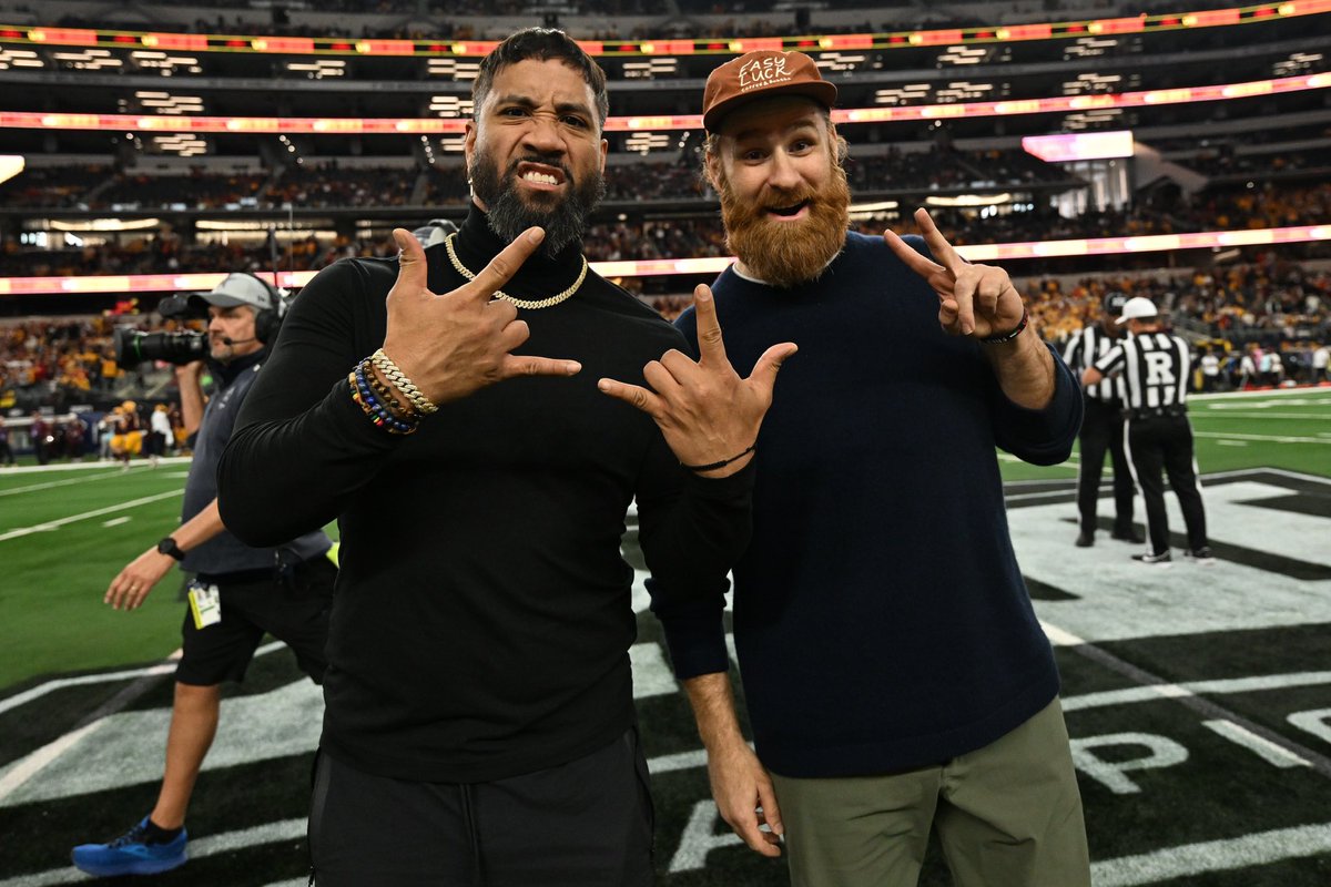 Big12Conference's tweet image. Certified football guys 😁

#Big12FB | @WWE
