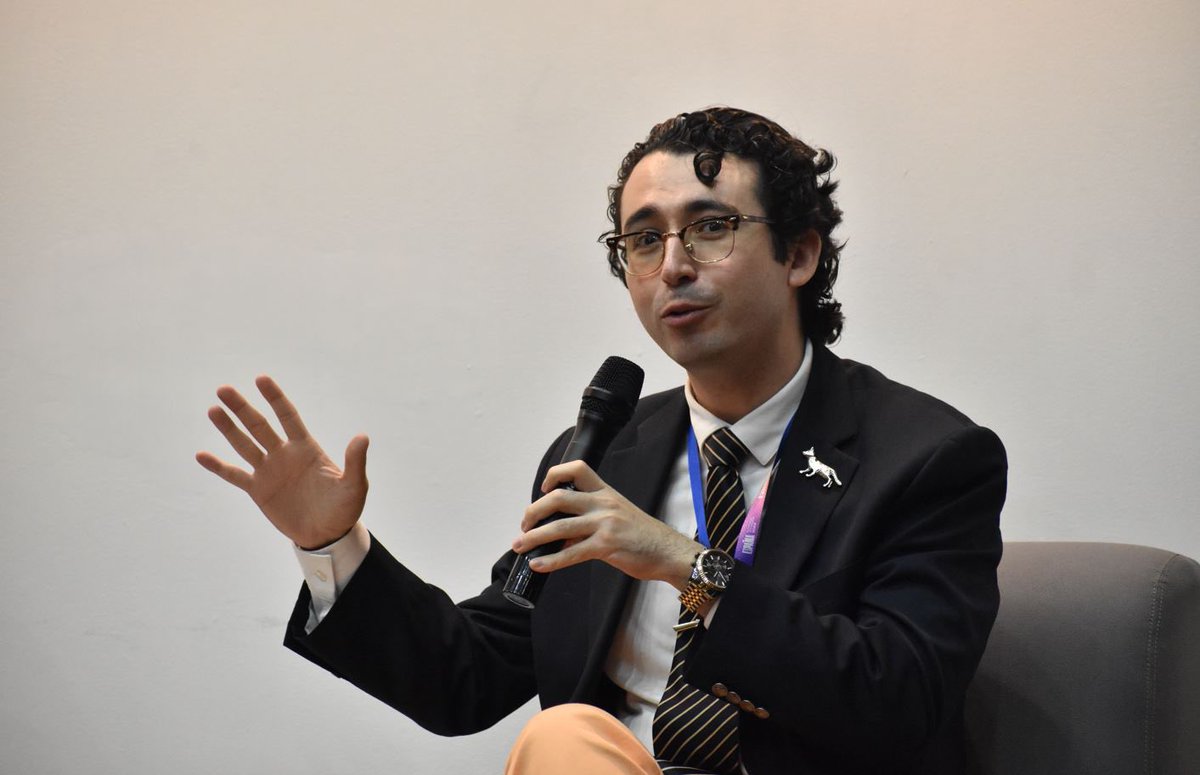 Carlos Iván Moreno (@carlosivanmoren) on Twitter photo Ayer presentamos el libro “Las Singladuras pendientes entre América Latina y Europa: Horizonte 2030”, en la <a href="/BiblioJalisco/">Biblioteca Pública</a> en el marco de <a href="/FILGuadalajara/">FIL Guadalajara</a>
Tuve el privilegio de contribuir con un capítulo con <a href="/DricardoGR/">David Ricardo F. González Ruiz 🇺🇦🇵🇸🇻🇦🌹</a>, sobre el eventual regreso de México 🇲🇽 al multilateralismo Ayer presentamos el libro “Las Singladuras pendientes entre América Latina y Europa: Horizonte 2030”, en la <a href="/BiblioJalisco/">Biblioteca Pública</a> en el marco de <a href="/FILGuadalajara/">FIL Guadalajara</a>
Tuve el privilegio de contribuir con un capítulo con <a href="/DricardoGR/">David Ricardo F. González Ruiz 🇺🇦🇵🇸🇻🇦🌹</a>, sobre el eventual regreso de México 🇲🇽 al multilateralismo