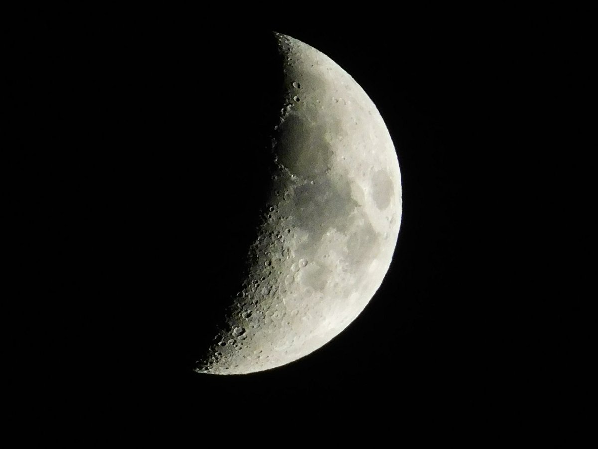 McginnNicole's tweet photo. The moon over a stormy Ballycastle. 🌛#northcoast #visitcauseway #causewaycoast #photography #beautiful #ballycastle #NorthernIreland #StormDarragh https://t.co/moB13m6Mqt