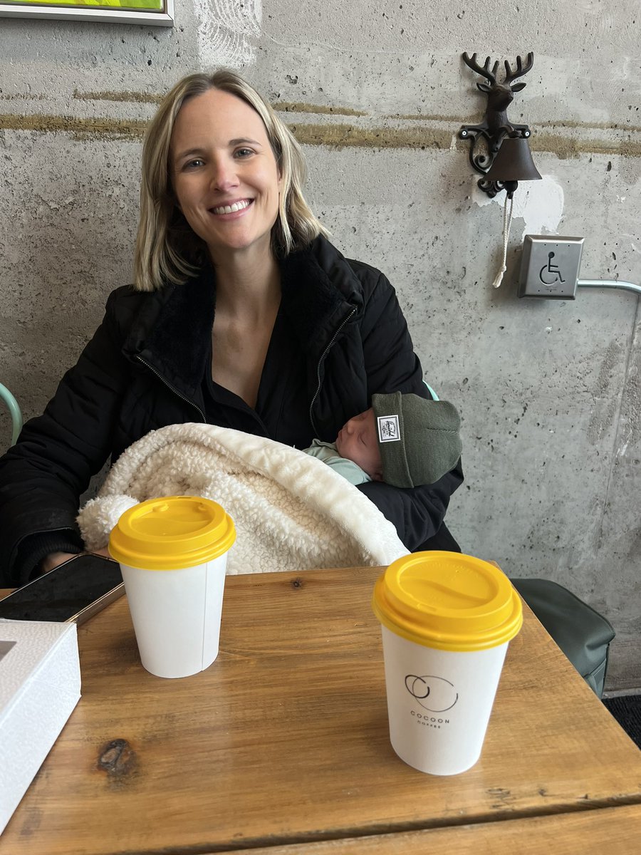 Coffee date with the girls ❤️