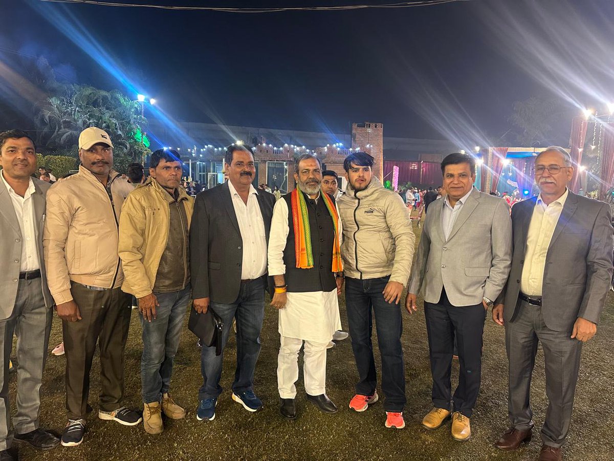 sunilbharala's tweet image. आज मेरठ के इकलौता निवासी चौधरी सुरेन्द्र सिंह जी की पुत्री एवं राजू रस्तोगी जी के पुत्र के विवाह समारोह में पहुंचकर आशीर्वाद दिया...

समारोह में एडवोकेट श्री राम कुमार शर्मा एवं राष्ट्रीय कवि श्री शुभनेश सुमन भी उपस्थित रहे..

 #BJP4UP #YogiAdityanath #Dharmpalsingh #BJP4India…