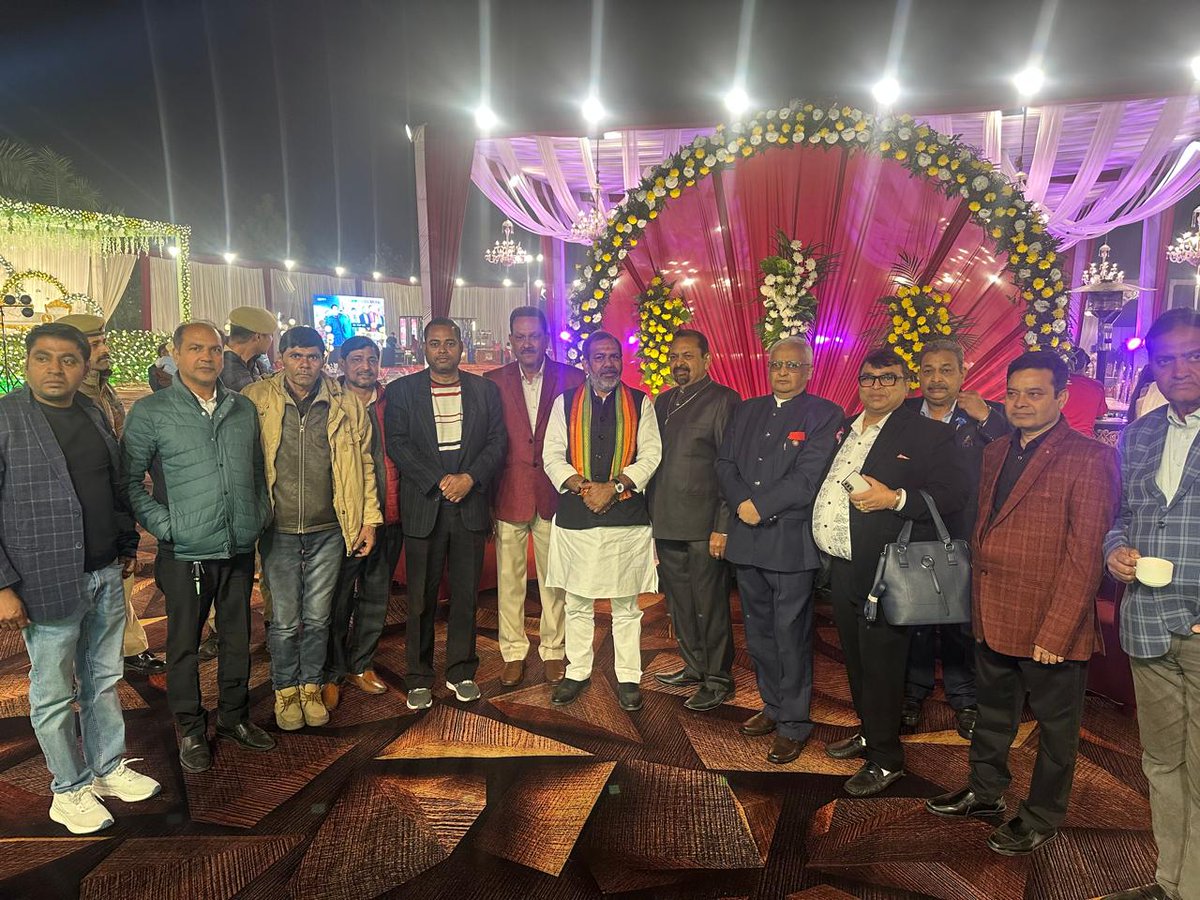 sunilbharala's tweet image. आज मेरठ के इकलौता निवासी चौधरी सुरेन्द्र सिंह जी की पुत्री एवं राजू रस्तोगी जी के पुत्र के विवाह समारोह में पहुंचकर आशीर्वाद दिया...

समारोह में एडवोकेट श्री राम कुमार शर्मा एवं राष्ट्रीय कवि श्री शुभनेश सुमन भी उपस्थित रहे..

 #BJP4UP #YogiAdityanath #Dharmpalsingh #BJP4India…