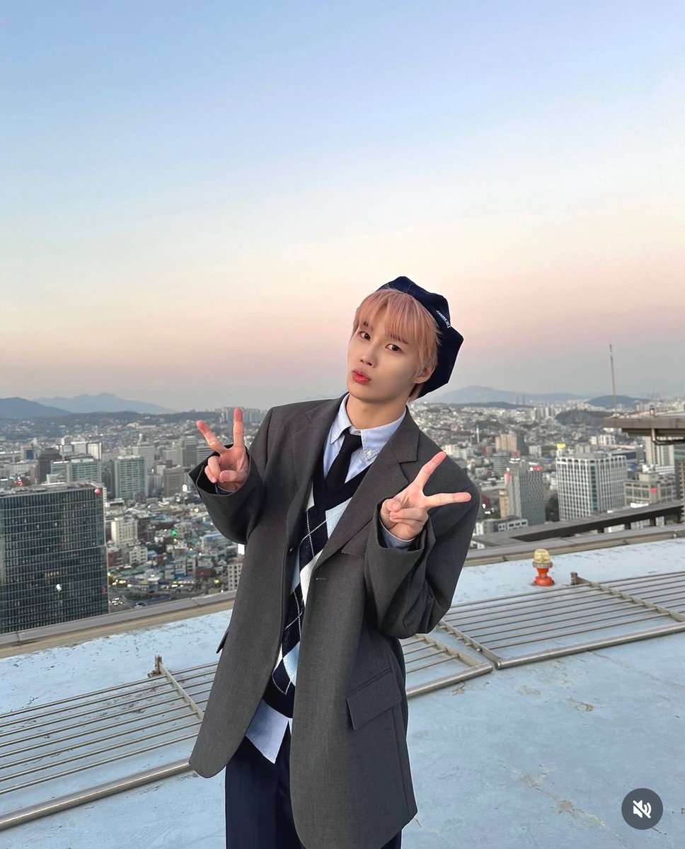 MinjunFrance's tweet photo. NineIgram || 03.12.2024

[#Minjun🐰]
Courez jusqu’au jour 🏃‍♂️
(Musique : NINE.i - MIRAGE) 

#NINEi #나인아이 #MINJUN #민준

-------

©️ behind.minjun sur NineIgram
🌸 https://t.co/74rda87KL0
