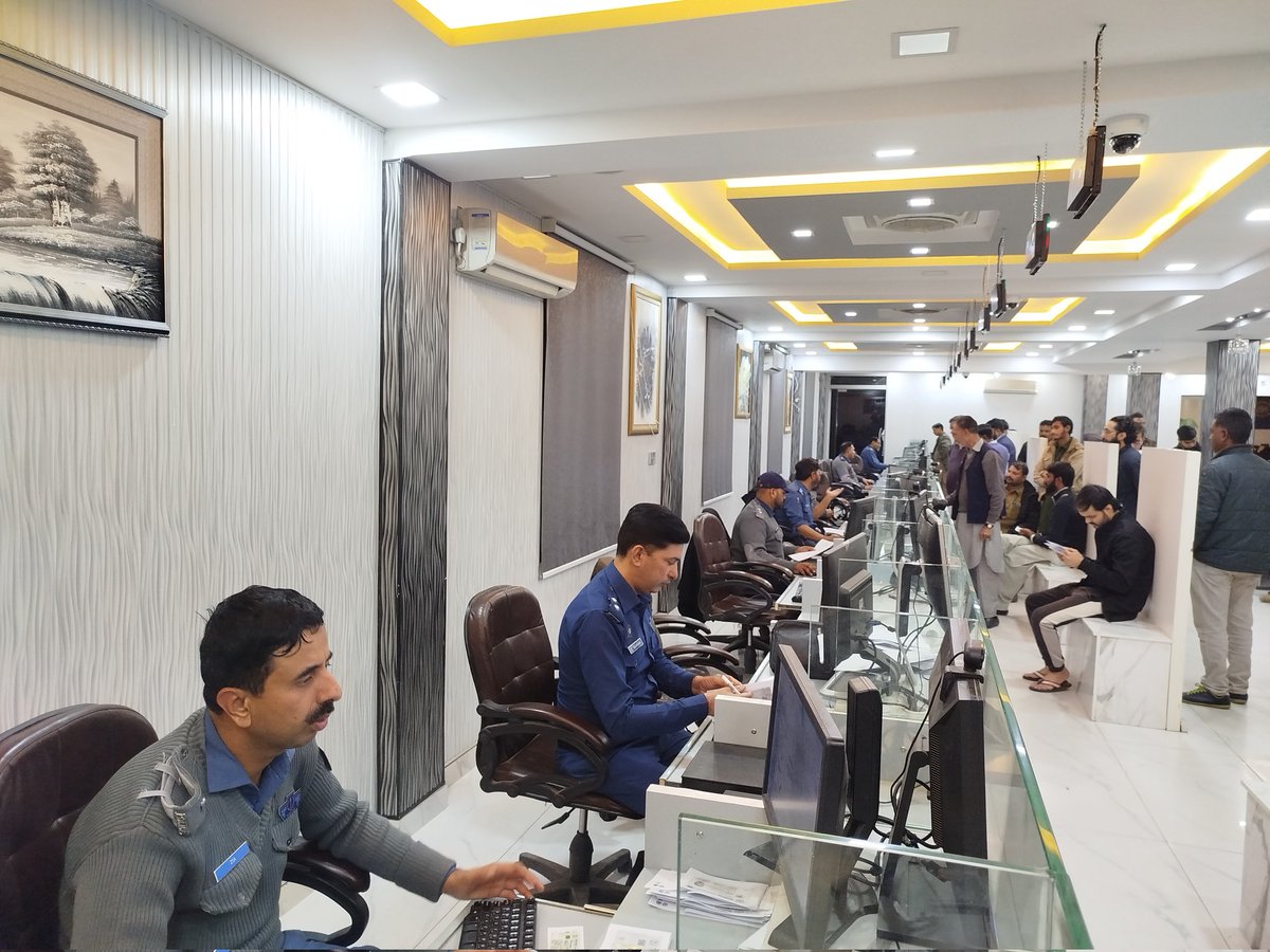 ctprwp's tweet photo. In line with the vision of CM Punjab, the license center at Traffic Headquarters is operating round the clock to accommodate citizens without any interruptions.
Public is encouraged to utilize this seamless service for their licensing needs.
#CMPunjabVision #24x7Service https://t.co/YQFQCRNIRS