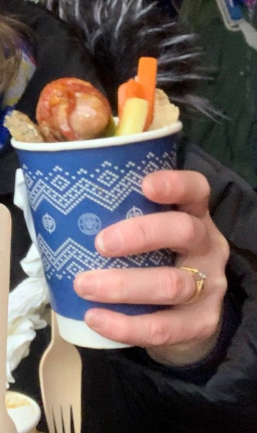 shirley_whirlie's tweet photo. @FootyScran Wow! Whoever @StockportCounty decided to come up with the Christmas Dinner in a cup absolutely deserves a knighthood. Its was absolutely delicious! £5.50 #StockportCounty #CountyCourtyard #TopScran #Christmas https://t.co/UkpDWsG3sM
