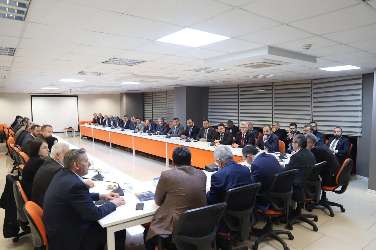 onurbkr55's tweet photo. 📍AK PARTİ SAMSUN İL BAŞKANLIĞI 

Milletvekilimiz TBMM Plan ve Bütçe Komisyonu Başkanımız Sn. Mehmet Muş, Milletvekilimiz Sn. Orhan Kırcalı,Milletvekilimiz Sn.Ersan Aksu,
İl Başkanımız Sn.Mehmet Köse ve Büyükşehir Belediye Başkanımız Sn. Halit Doğan ile birlikte, Belediye Başkanlarımız ve İlçe Başkanlarımızla bir araya gelerek Samsunda ve ilçelerimizdeki çalışmalarla ilgili istişarelerde bulunduk.

Kavağımız için daha güçlü bir gelecek inşa etmek için,hep birlikte çalışmaya devam edeceğiz..
