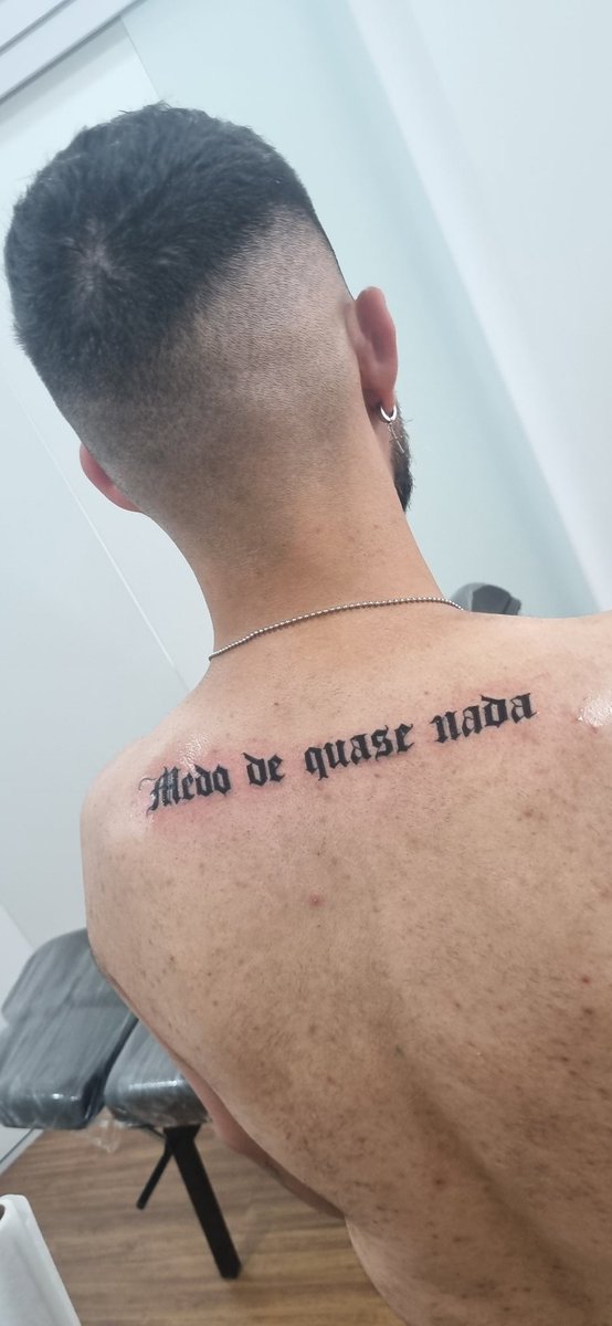 julioccnl's tweet image. Eu tô vivendo um sonho
Preciso me agradecer pela coragem
Graças a cada perrengue, cada momento de dificuldade
Eu me lembro também de todos processos, de todas as fases
De todas as dores, todos os amores e oportunidades
Medo de quase nada!