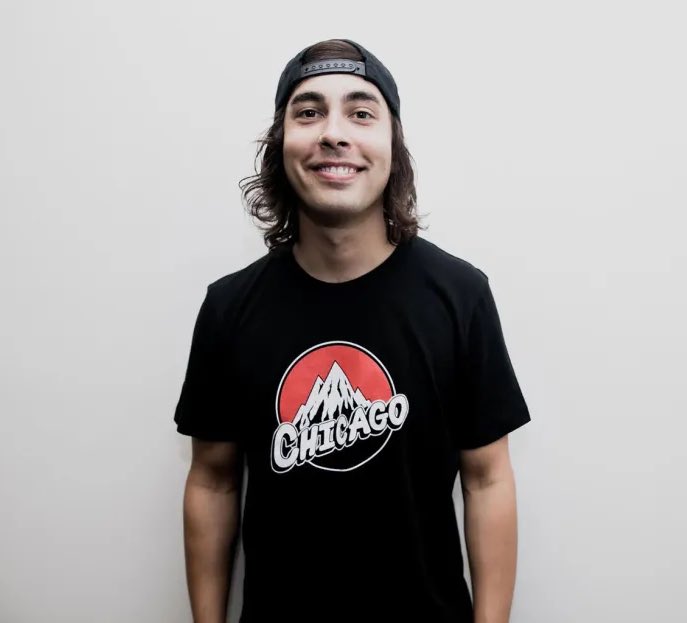 weezygeese's tweet photo. BREAKING NEWS | 🚨

Singer / Guitarist Vic Fuentes has been eaten by a pelican https://t.co/CtZFbQ7HPd
