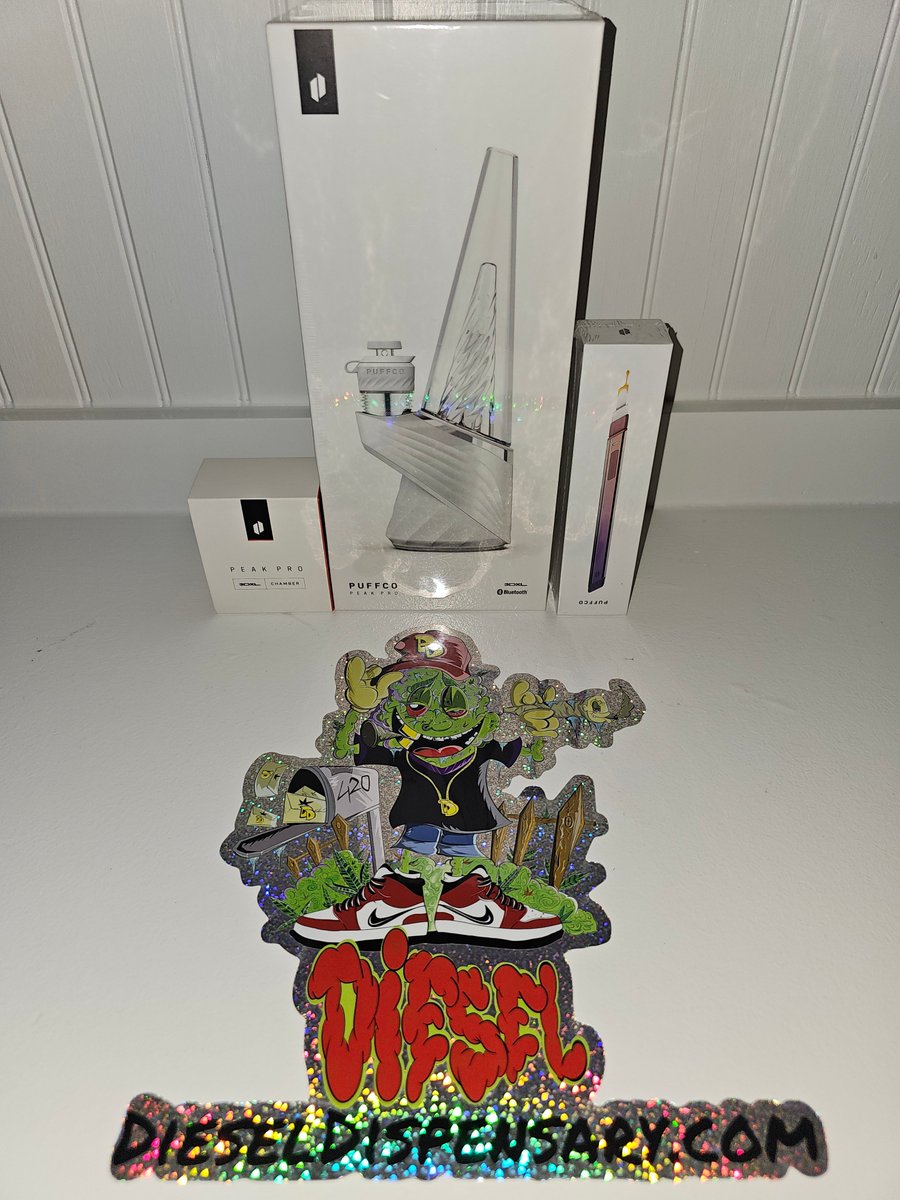 CHRISTMAS GIVEAWAY 

PUFFCO BUNDLE 💨
Peak PRO w Extra 3D XL Chamber and Hot Knife

How to Enter:
Follow <a href="/CryptoChronicX/">DIESEL DISPENSARY</a> 
Retweet + Like
Comment &amp; Tag 5+ Friends

Make An Order 👇
dieseldispensary.shop

Any order placed is a triple entry 💪🌿 one lucky member gets a PuffCo