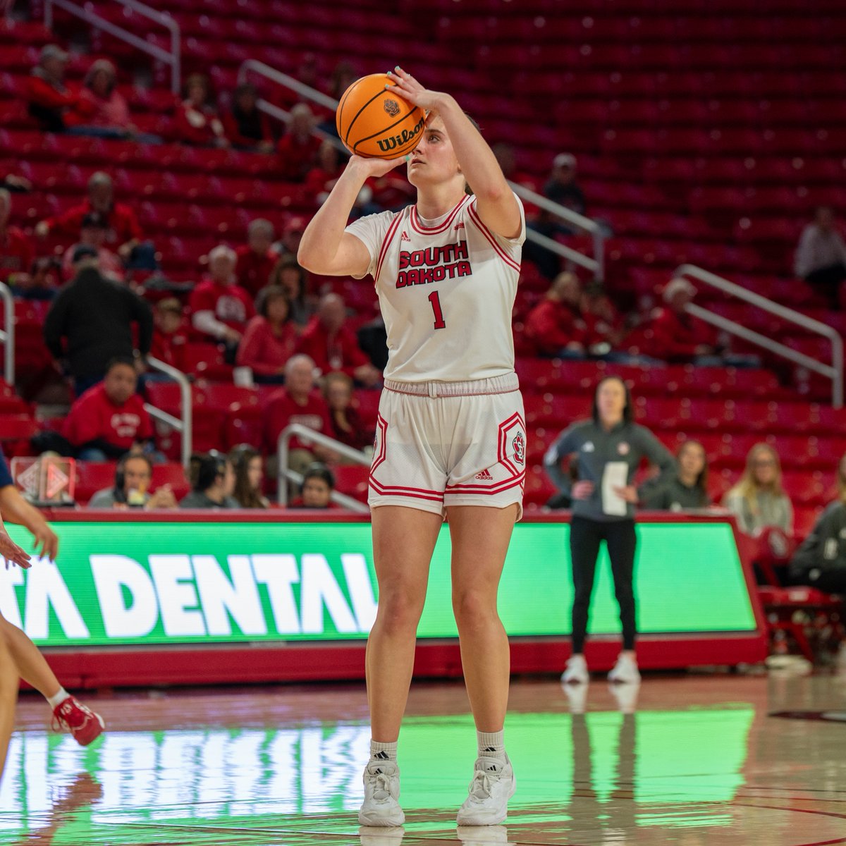 South Dakota Women’s Basketball tweet media