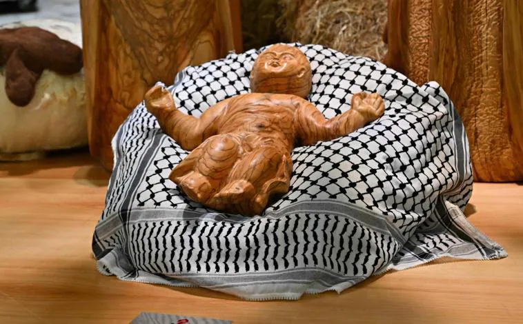 El yisus palestino en el pesebre del Vaticano. 2024: año del revisionismo histórico. Falta Santa Claus con la vincha de Hamás.