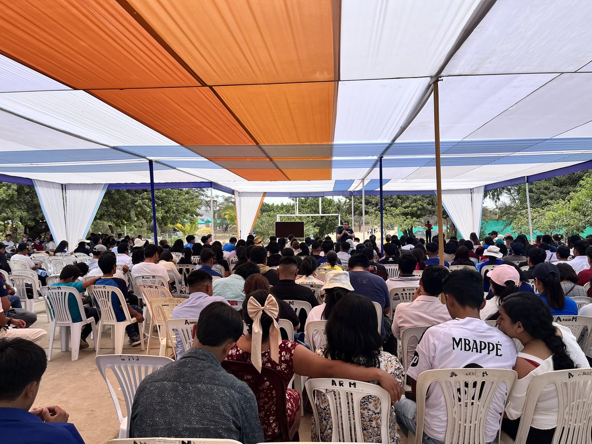 AdventistasANoP's tweet photo. 🔰Jóvenes participaron de diferentes seminarios. #MARANATA #RID #NuevasGeneraciones https://t.co/UPNsfgdKv1