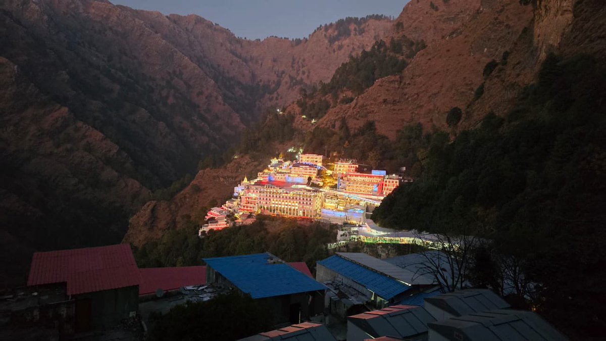 AtulBhardwaz's tweet photo. Bhawan 🙏 https://t.co/YTq7AIsdTu