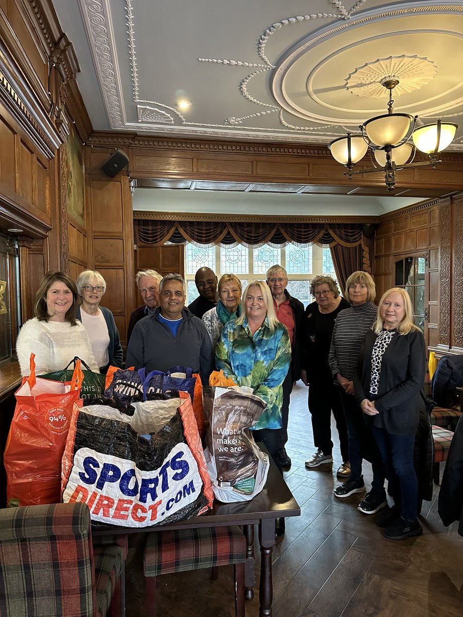 RotaryBromleyGC's tweet photo. A collection for  Bromley Borough Food Bank at our final meeting of 2024. #helpingothers 👏🏼 https://t.co/RMFC2DNg0z