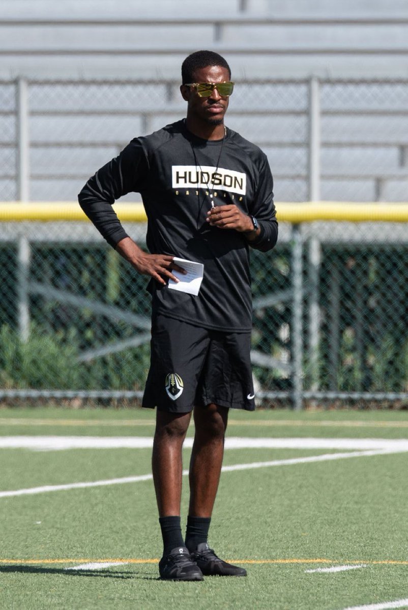 Millville Football extends its condolences and support to the <a href="/Hudsoncatholic/">Hudson Catholic HS</a> community following the passing of <a href="/LamarMcKnight_/">Lamar McKnight</a> 
It was always a pleasure working with you!  Our thoughts and prayers are with you all.  Thank You for everything you have done.