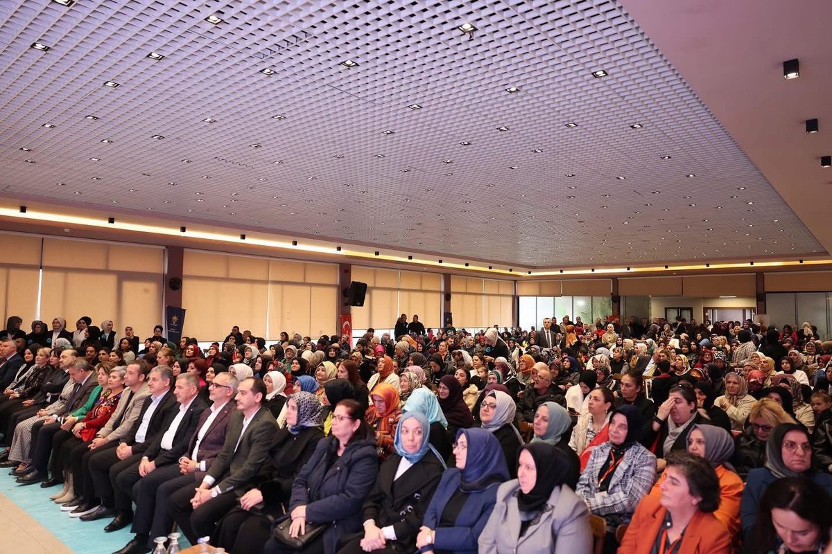 koksalgumuss's tweet photo. AK Parti G.M.Kadın Kolları Yerel Yönetimler Birim Başkanı Burcu Gökalp’in katılımlarıyla gerçekleştirdiğimiz AK Parti İzmit Kadın Kolları 6. Olağan Kongresine yönetim kurulumuz ile katılım sağladık.AK Parti İzmit İlçe Kadın Kolları Başkanımız Pınar Atabay’ı tebrik ediyorum. https://t.co/WHbyLQGoMa
