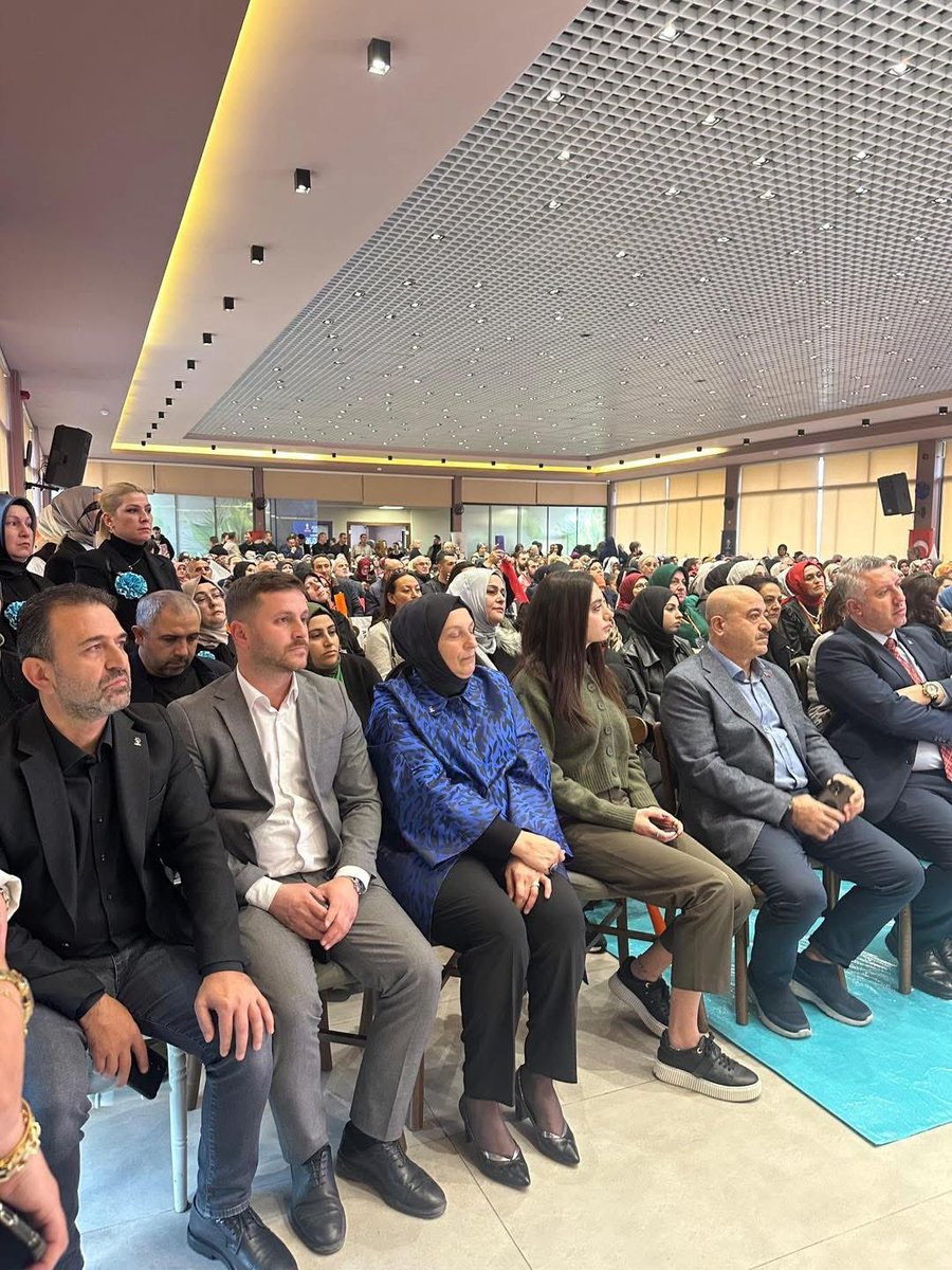 koksalgumuss's tweet photo. AK Parti G.M.Kadın Kolları Yerel Yönetimler Birim Başkanı Burcu Gökalp’in katılımlarıyla gerçekleştirdiğimiz AK Parti İzmit Kadın Kolları 6. Olağan Kongresine yönetim kurulumuz ile katılım sağladık.AK Parti İzmit İlçe Kadın Kolları Başkanımız Pınar Atabay’ı tebrik ediyorum. https://t.co/WHbyLQGoMa