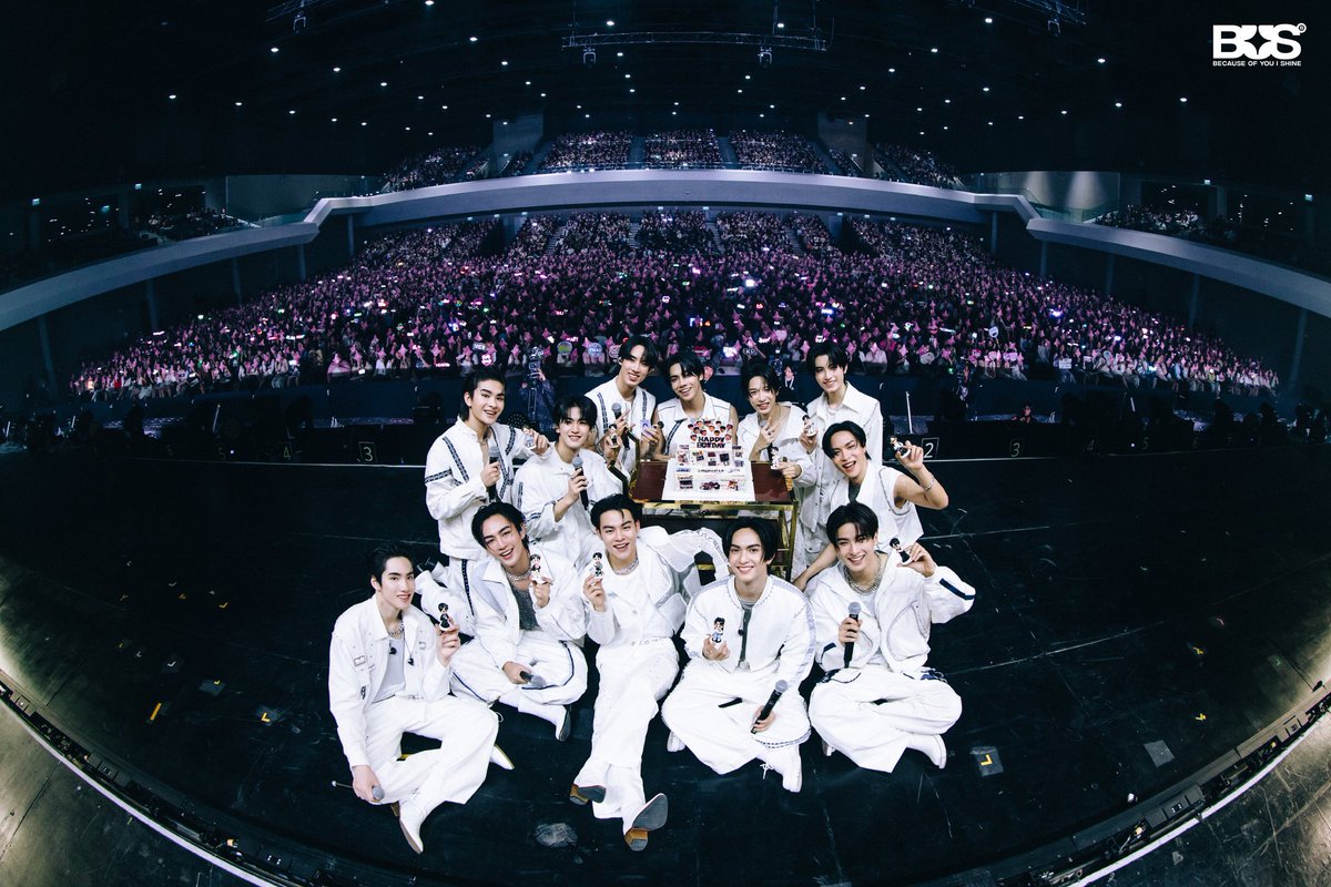 thaichayanon's tweet image. ขอบคุณสำหรับ 365 วันที่ผ่านมา มีความทรงจำละความสุขดีๆหลายอย่างมากๆ ไปกันต่อนะ #HappyBUSDAY #THAIchayanon #BUSbecauseofyouishine