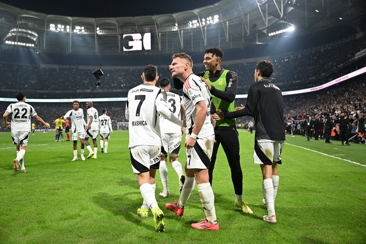 OptaCan's tweet photo. 1 - Fenerbahçe'nin Süper Lig tarihinde en fazla mağlup olduğu (43) ve gol yediği (158) rakibi @Besiktas. Kartal. https://t.co/hUkvjoiOH0