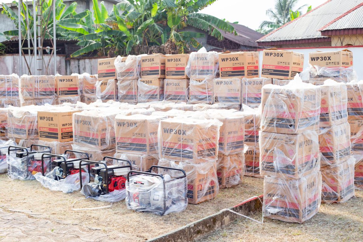 Repmartinsesin's tweet photo. We have empowered over 110 fishermen and farmers across Oron/Mbo/Okobo/Udung Uko/Urueoffong Oruko Federal Constituency with water pumping machines to support their irrigation, drainage, and livestock water supply needs.  

This initiative aims to improve agricultural and fishing https://t.co/exXQPPWlb6