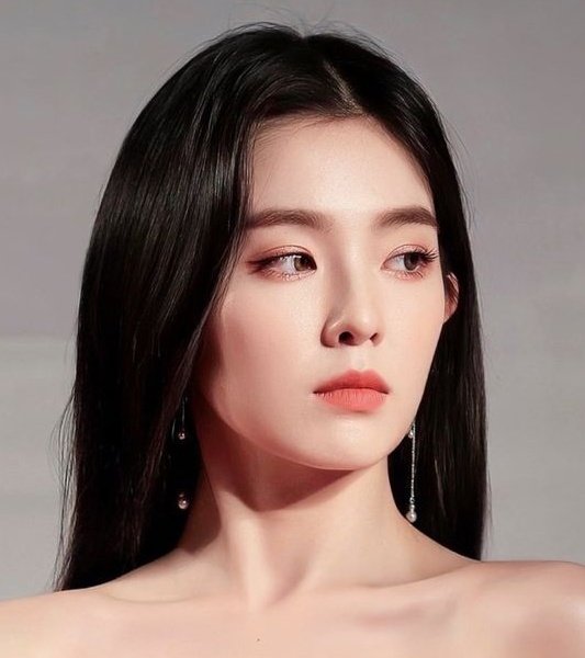 meovvcinema's tweet photo. irene - Red Velvet https://t.co/dizm5bawyW