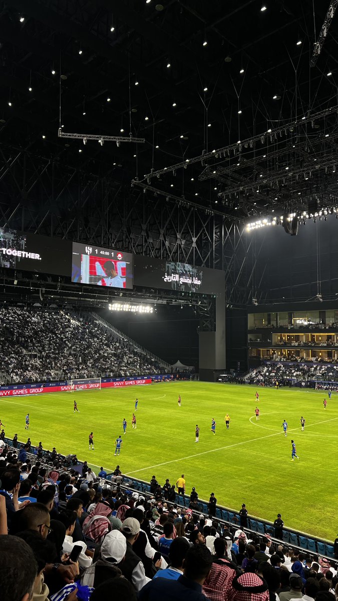 لافـــي . tweet media