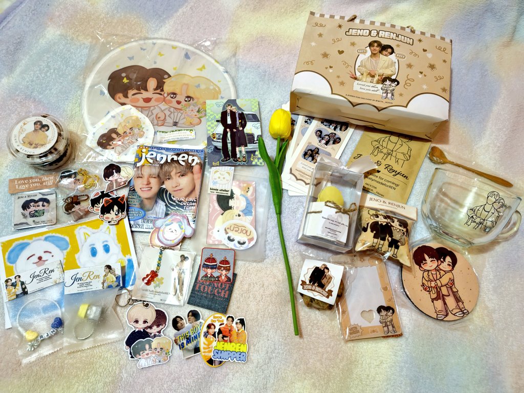 4renjunonly's tweet photo. kit and freebies na may konting jenren kasal 🤭

tysm @with__noren and our lovely jenrenists for this pretty kit and freebies 💙💛

ug ily @renkyoong kay nisukol jud ka aning kaboang nato 😂🫶

#oriJENallymadeforREN https://t.co/oDEsfmpAus