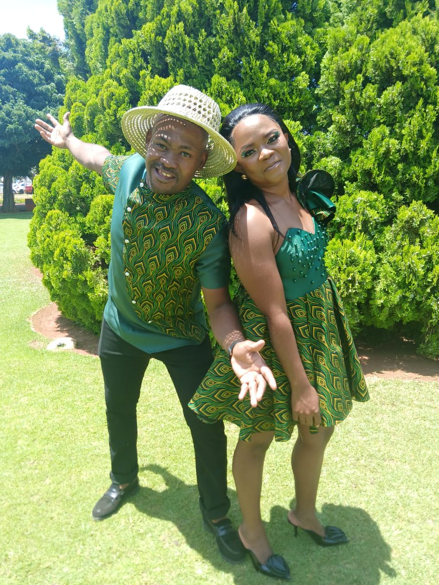 Tshepang_one's tweet photo. Hello friends... Van der walona ntse a roka.. 😜 #Nothing_else https://t.co/iO3gJ3X3hE