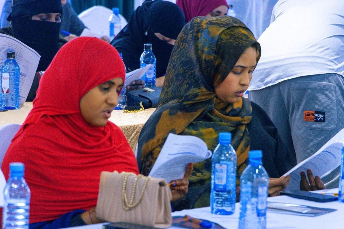Great news from #Nairobi! Today, 
<a href="/OC_Constitution/">Constitutional Oversight & Implementation Committe</a>, <a href="/ICRICSomalia/">Independent Constitutional Review Commission -🇸🇴</a>, &amp; <a href="/MojSomalia/">Ministry of Justice and Constitutional Affairs🇸🇴</a> kicked off a Public Consultation Forum to discuss proposed amendments to Chapters 5-9 of the Provisional Constitution.
#PublicConsultation
#ConstitutionalReview
#Somalia