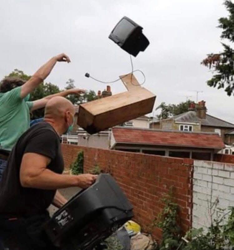 Get rid of all your old shit and dump it into your neighbours garden then blame  #StormDarragh 
You can thank me later 👍