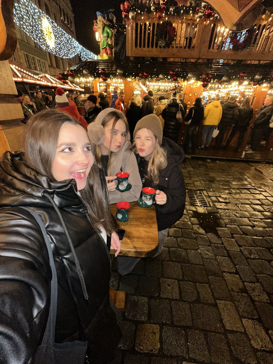 tak mi jest już przykro że pożegnałam moje wariatki (oczywiście nie obeszło się bez płaczu)