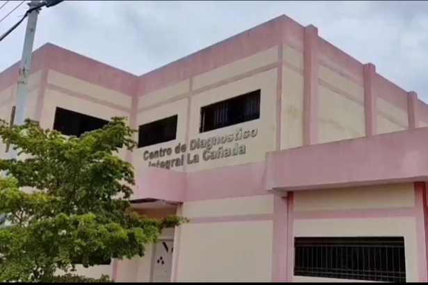 lcu_mba's tweet photo. "Frank País era recto en los principios, organizado y exigente, de una modestia proverbial, valiente hasta la temeridad y de una intuición poco común...". CDI "Concepción", La Cañada de Urdaneta, Zulia recuerda el aniversario 90 del natalicio de Frank País. #CubaViveEnSuHistoria https://t.co/UNAeetGvMe