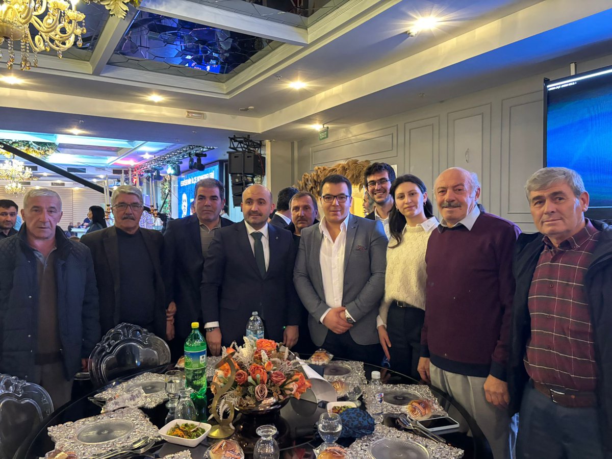 ak_seyitgazi's tweet photo. 8. Olağan İl kongresl delege buluşmasına yönetim kurulu üyelerimiz ile katılım sağladık. https://t.co/OaBkvlqLMf