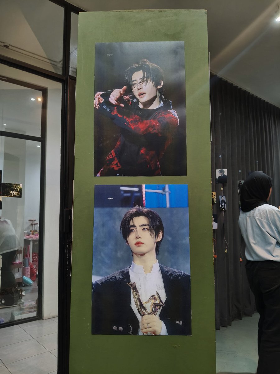 Pukat_PSH's tweet image. SUNGHOON BLOOM IN WINTER
#PSHEnchantedRails
#1208StarsAlignedForHOON
#성훈이_생일1208번_꽉꼭안아
#엔하이픈_성훈 #성훈 #ENHYPEN_SUNGHOON
@ENHYPEN_members