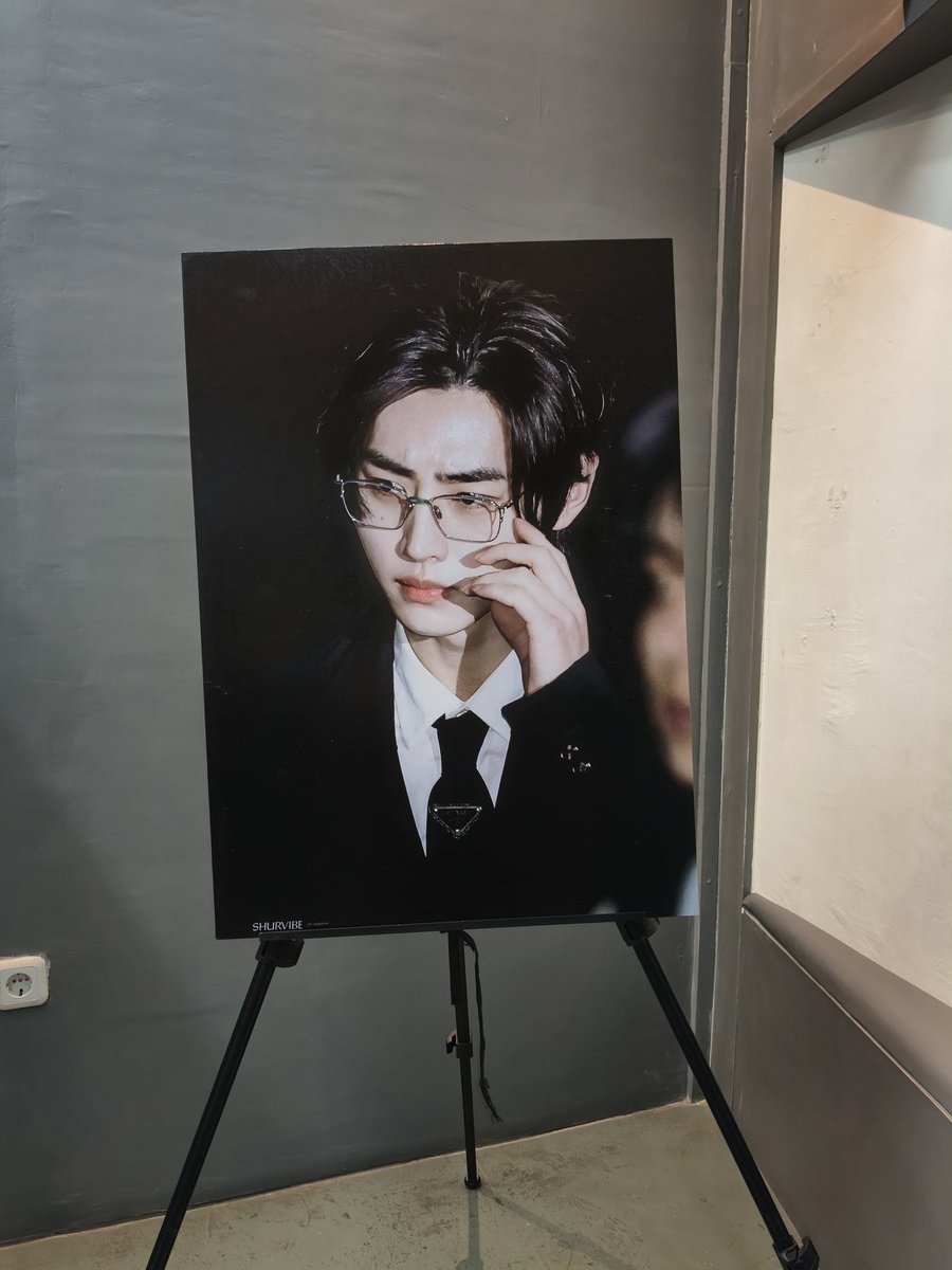 Pukat_PSH's tweet image. SUNGHOON BLOOM IN WINTER
#PSHEnchantedRails
#1208StarsAlignedForHOON
#성훈이_생일1208번_꽉꼭안아
#엔하이픈_성훈 #성훈 #ENHYPEN_SUNGHOON
@ENHYPEN_members