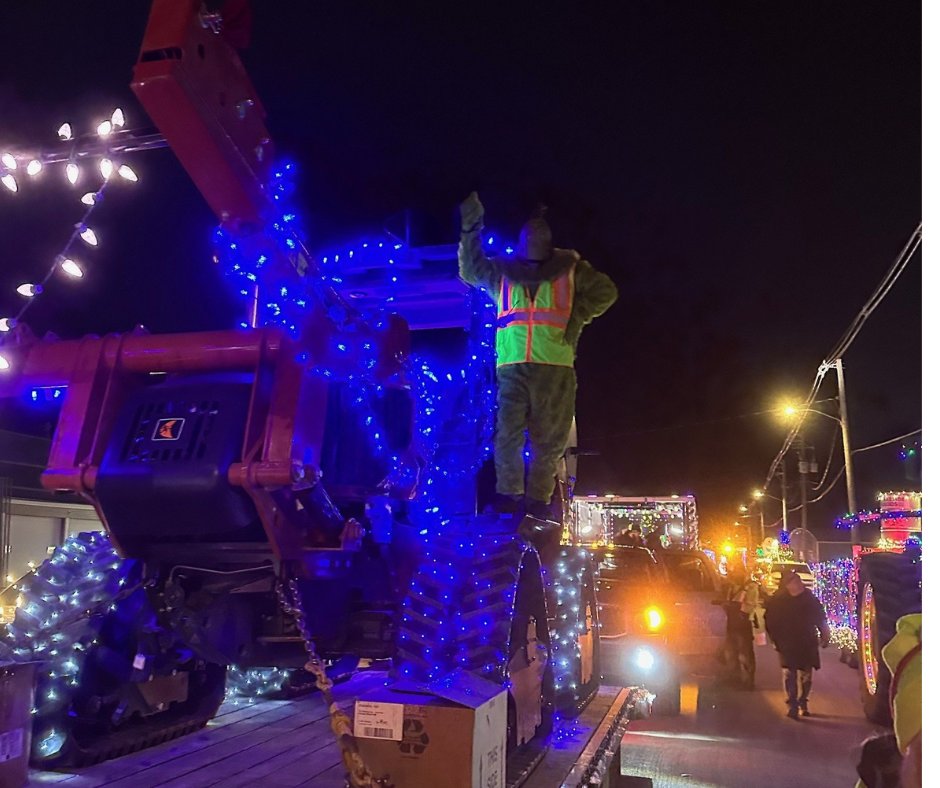 EllingsonCo's tweet photo. We loved seeing the creativity in the floats and being part of the Owatonna Holiday Lighted Parade.

Feeling so grateful for these special moments. See you again next year! https://t.co/zzplaUtKoE