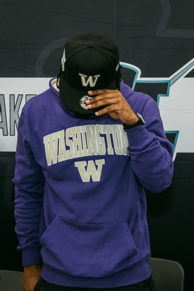 Charelle Walls (@charelle_walls) on Twitter photo The smile conveys a lot of positive emotions and the head down moment represents the accumulation of hard work, determination, passion and resilience that allowed him to accomplish his goal!
Go be great Son!
#NSD2025
☔️☔️☔️
<a href="/DAryhianClemons/">D’Aryhian Clemons</a> The smile conveys a lot of positive emotions and the head down moment represents the accumulation of hard work, determination, passion and resilience that allowed him to accomplish his goal!
Go be great Son!
#NSD2025
☔️☔️☔️
<a href="/DAryhianClemons/">D’Aryhian Clemons</a>