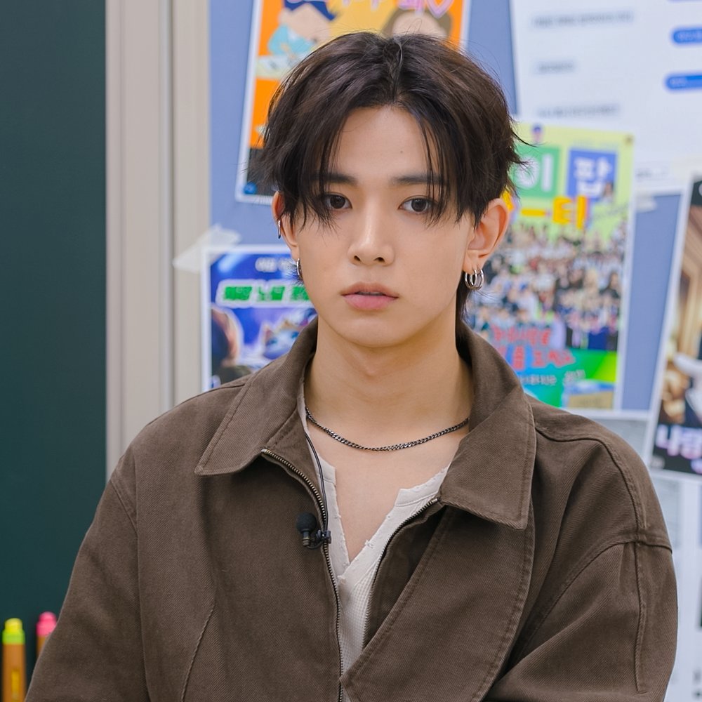 안! tweet media