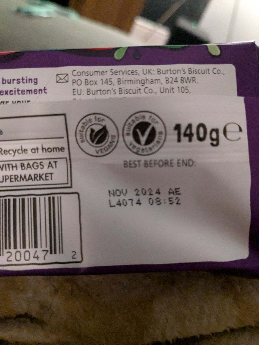 sam20ellis's tweet photo. @sainsburys thanks for my soggy out of date jammie dodgers you delivered to me on Thursday! https://t.co/YK4lLJkXif