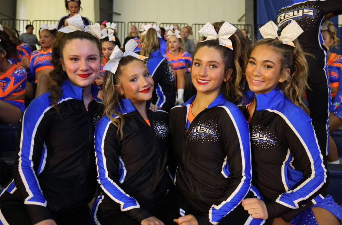 first crush with my girls✅✅ Can’t wait for tmmr!!