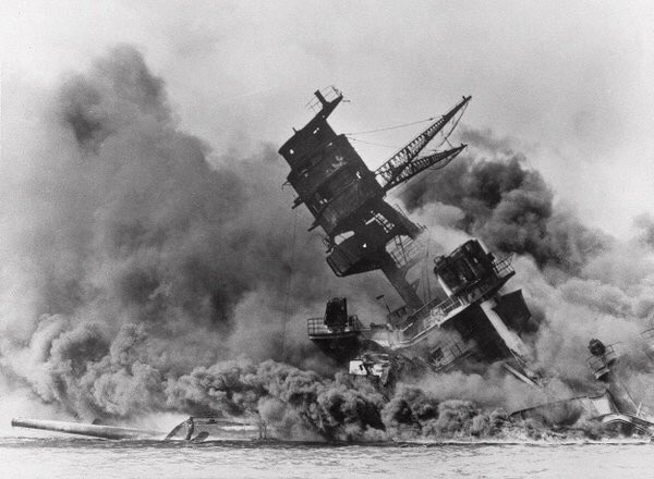 USSArizona's tweet photo. Our great ship, USS Arizona is destroyed but the spirit of those killed and maimed aboard her will live on.  #PearlHarbor83  #RememberPearlHarbor #RememberUSSArizona https://t.co/MuNu0RvC6S