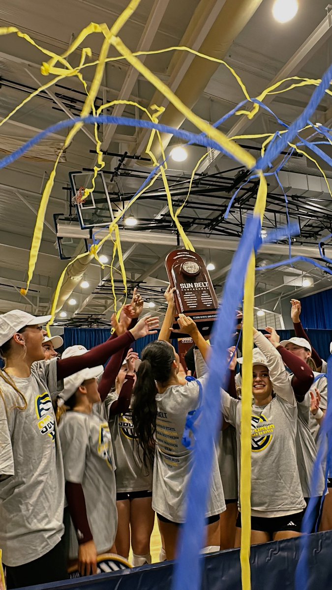 K3ith2's tweet photo. Season 5 in the 📚 Coaching is an opportunity of a lifetime and I couldn’t be any happier for the opportunity to connect and share my passion for this sport and my life with others. Grateful for @TexasStateVball and the opportunity to be a part of something bigger than myself! https://t.co/ikM4ZeaPbC
