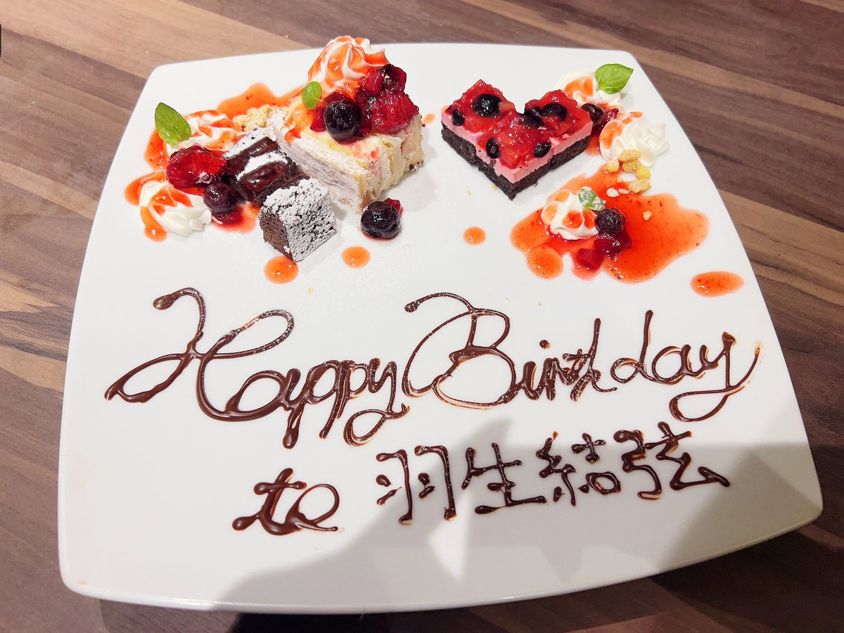 Yuzuru_C19's tweet photo. 🎂we have our way to support our kitten Yuzu~🐾 ◔.̮◔ 🐾
@YUZURUofficial_ 
@echoesoflife_jp 

#羽生結弦
#HANYUYUZURU
#YuzuruHanyu𓃲
#PrayforYuzu https://t.co/WKUuEgbPyu