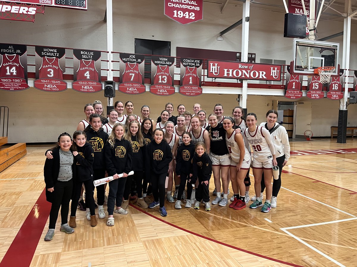 👀 Alumni Spotlight Series 🔦

🏀 Ally Thompson (Class of 2024)

Ally was a Secondary Math Education major who is currently teaching 9th/10th grade math, while also coaching a 5th grade travel team- who attended today’s game.

Keep up the good work, Ally! 👏

#goHU