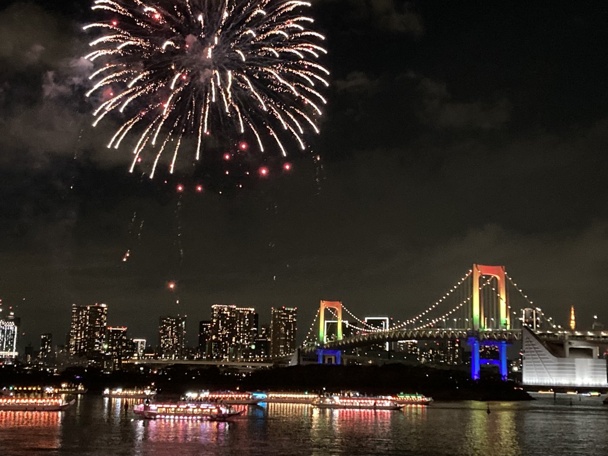 odaibapark's tweet photo. 【お台場海浜公園】
次回のお台場レインボー花火2024は12月14日19：00～となります。
暖かい恰好でご来園ください😉
※荒天の場合は中止
#hanabi 
#odaibako 
#yakei
#Rainbow
#Digimon https://t.co/NtnCSoDXgR