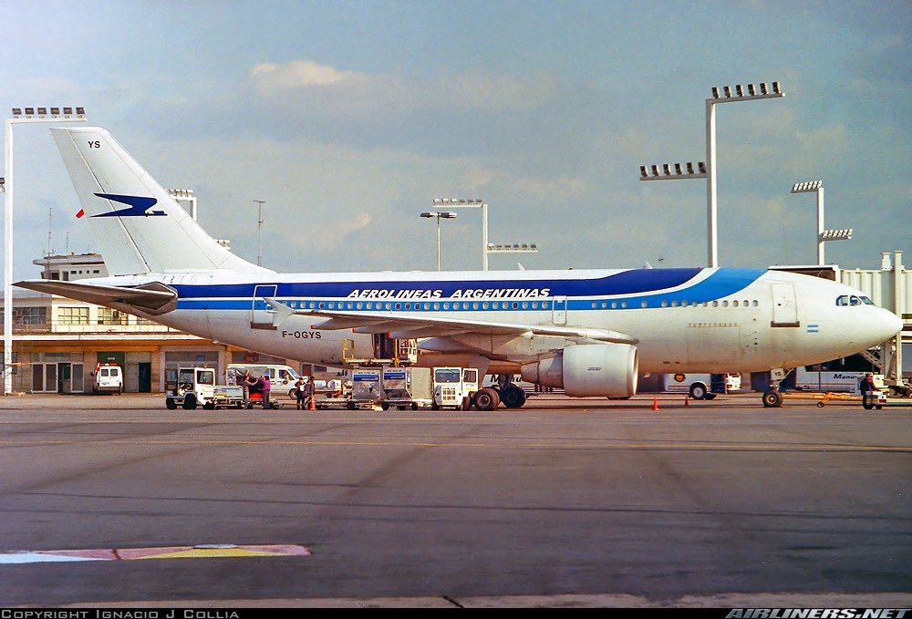 SpottersArg's tweet photo. Algunas fotos de Aerolíneas Argentinas a lo largo de la historia (1980 al 2000). https://t.co/jtNhtbbGMV
