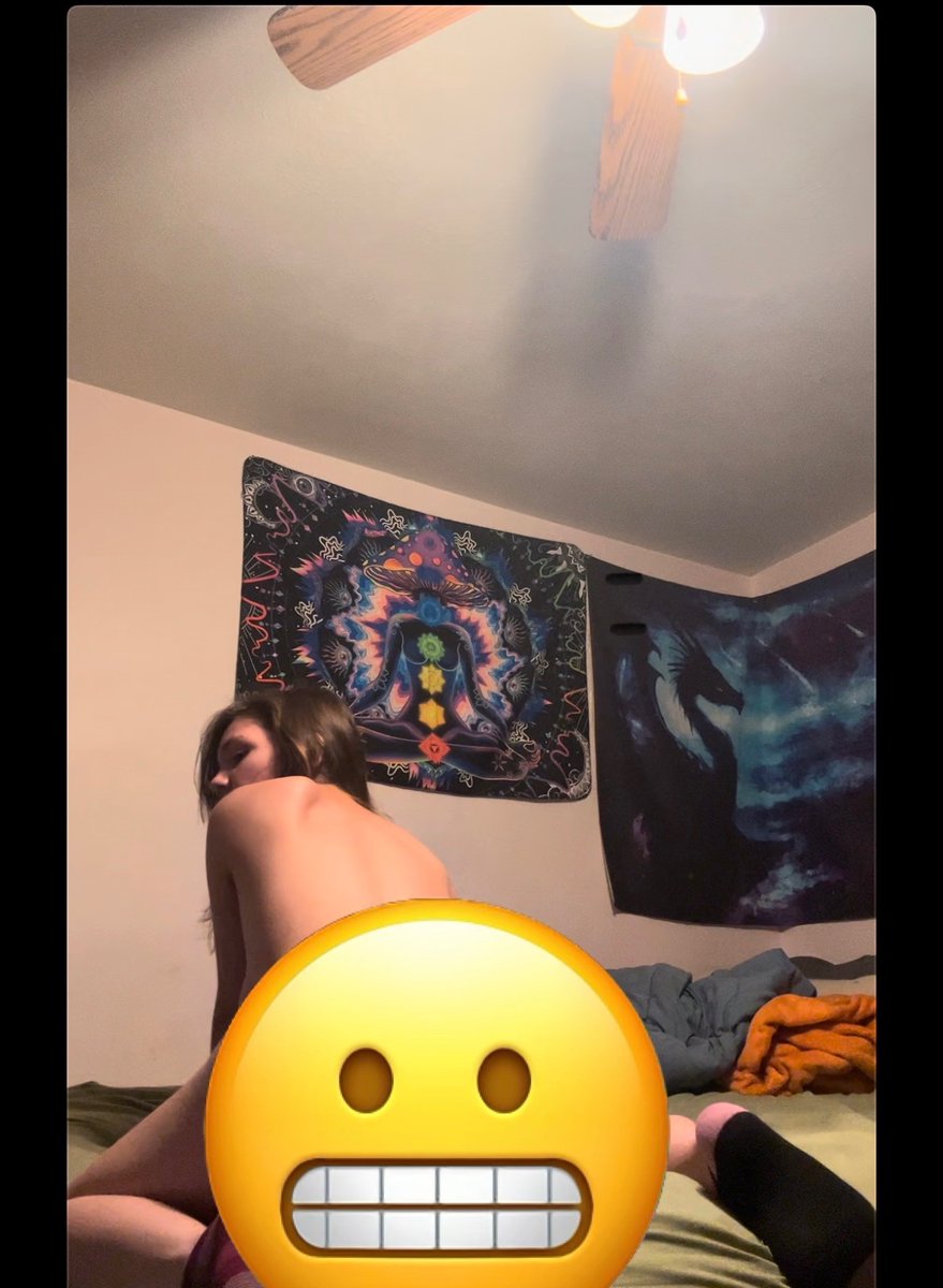 Smallshortcake1's tweet photo. Can you guess what I’m doing 😋😋

#OnlyFans #bumpcontent #content #happy #hey #follow #linkclick https://t.co/XJ6pf7NoWU