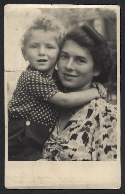 HolocaustMuseum's tweet image. In the Theresienstadt ghetto, Jewish prisoners received meager rations. Using a secret code, Hildegard Gutfreund wrote to her sister, Renée, in Vienna asking her to send food. Hildegard and her son, Kurt, survived.  #NationalLetterWritingDay