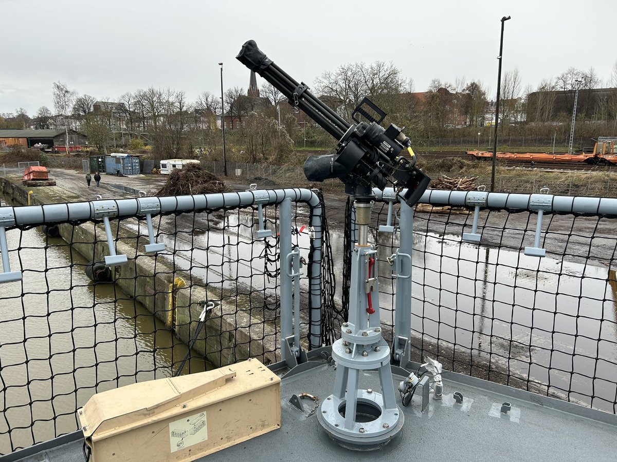 Auf dem Tender „Mosel“ (A 512) ersetzt ein MG6 testweise ein MG50-1. Laut Besatzung hat es sich in Übungen bspw. gegen die Abwehr von kleineren See- und Luftzielen bewährt.